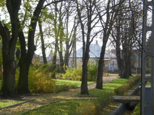  A templommal szembeni Kossuth kert kellemes kis pihenőpark 