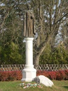  Győrfi Lajos szobrászművész Millenniumi Szent István szobra 